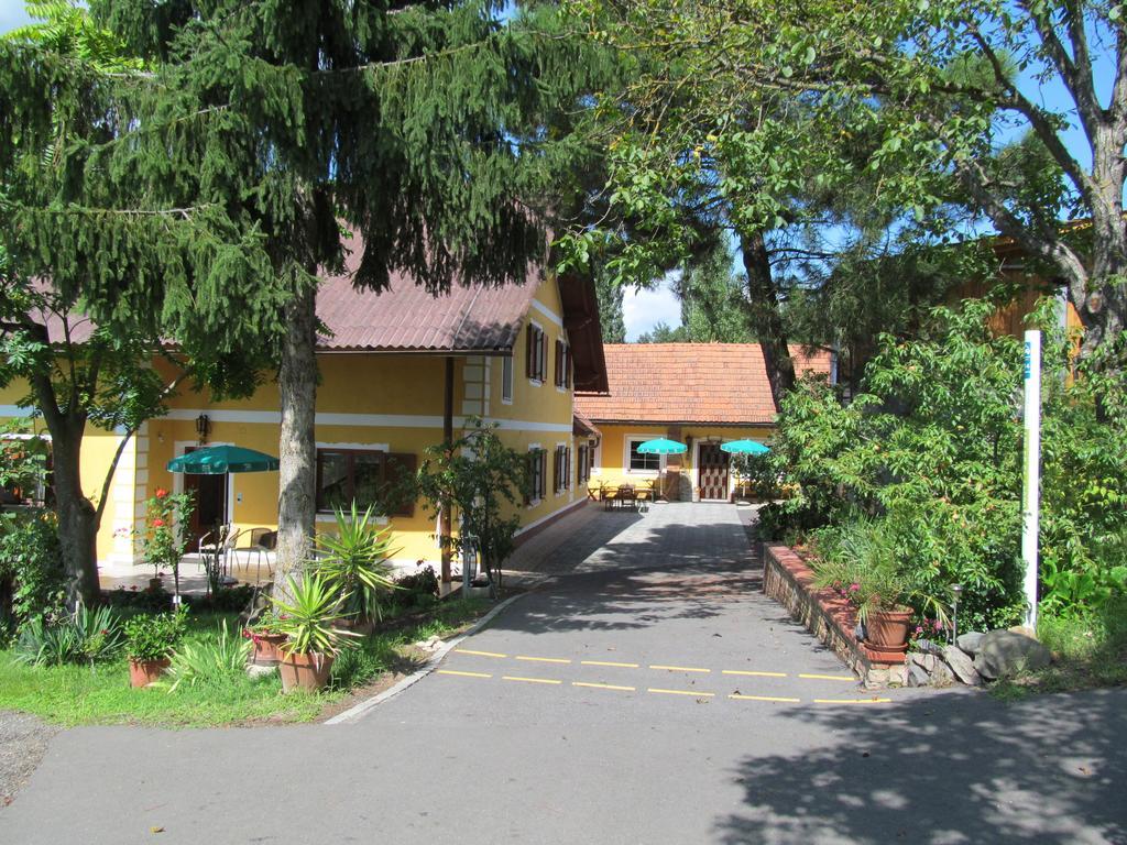 Appartement Weingut Schoberhof Бад Глайхенберг Стая снимка